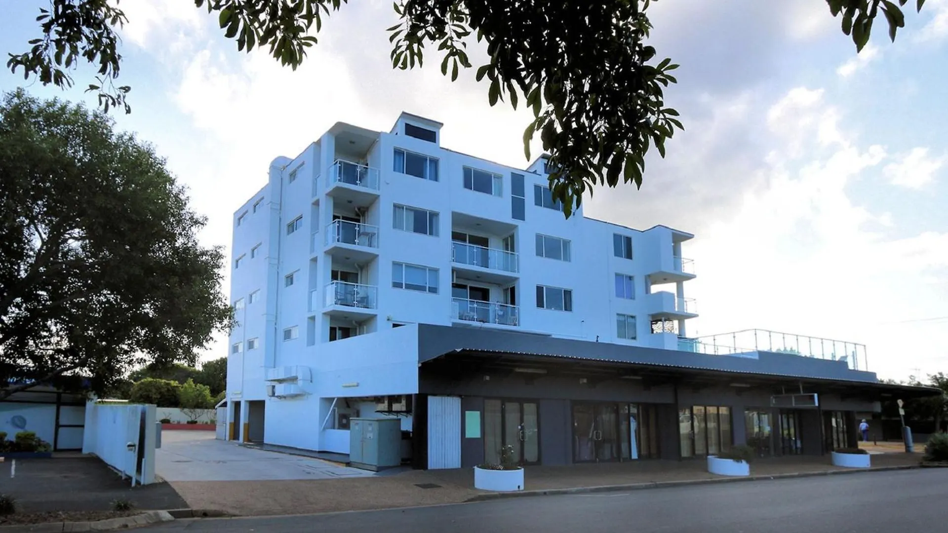 Platinum Apartments Unit 7 Bargara